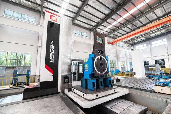 ماكينة حفر وتفريز أرضية بنظام CNC